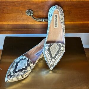 Steve Madden Women's Faux Snakeskin Flats - Black and White - Size 6.5M